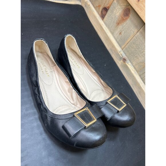 Cole Haan Womens Black Leather Flats With Gold Buckle Detail Size 7 - Picture 2 of 9
